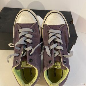 Gray converse‎ with lime green youth size 5